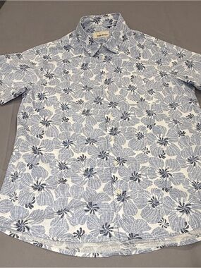 Light Blue Floral Short-Sleeve Button-Down Shirt